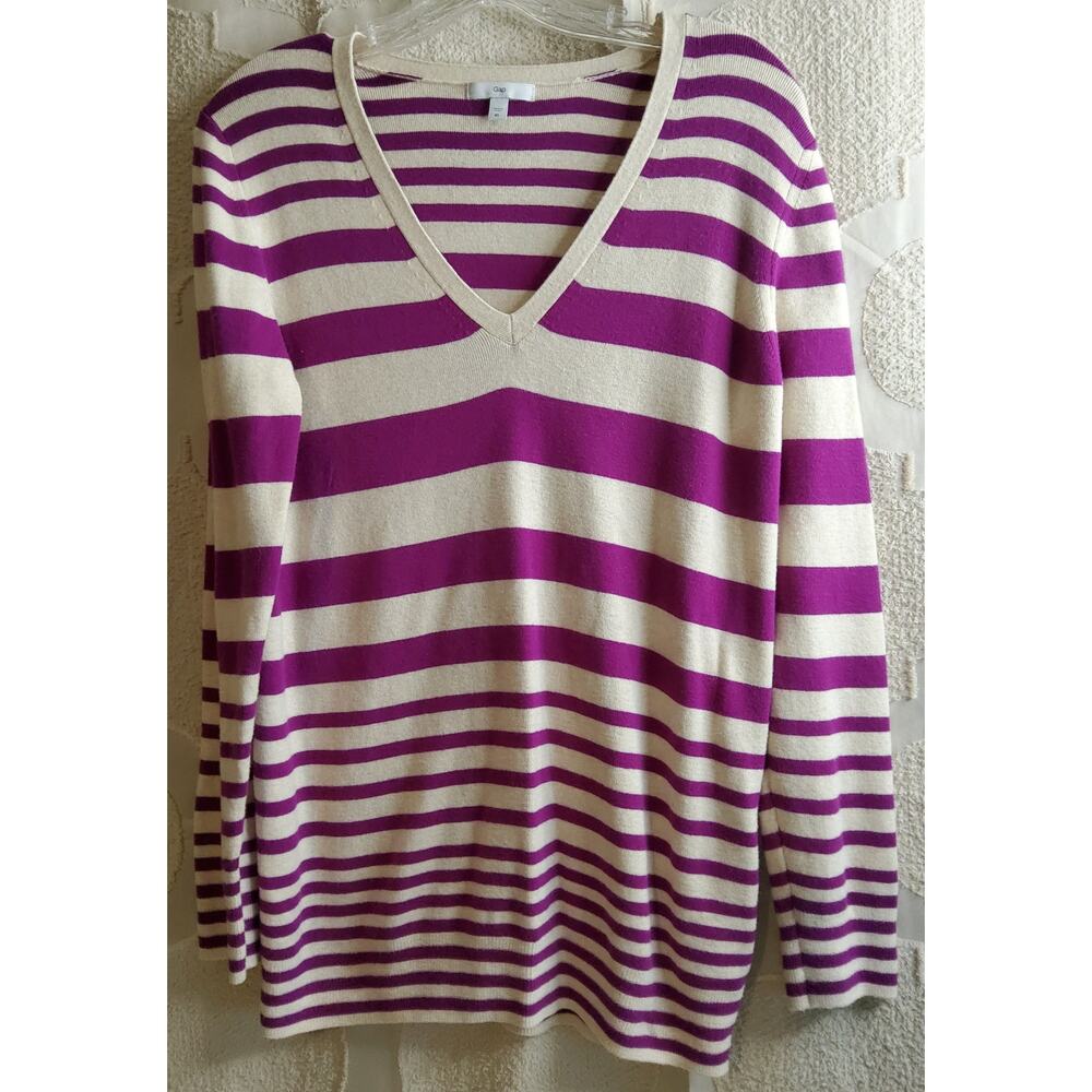 #284 Excellent Pre-Owned Women's Gap Striped V-Neck Light Sweater Size XL